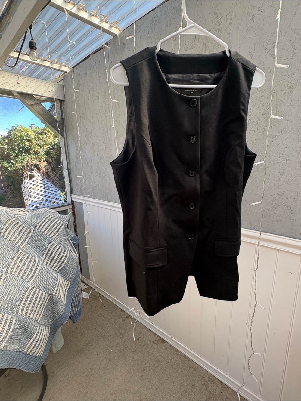 Banana Republic Black Sleeveless Button-Front Vest